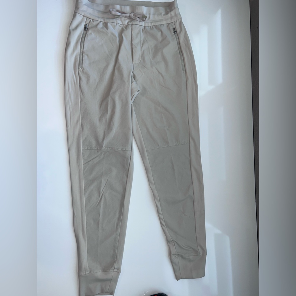 Athleta Women’s Size 4 - Gray/Tan Cargo Pants with Relaxed Fit Joggers